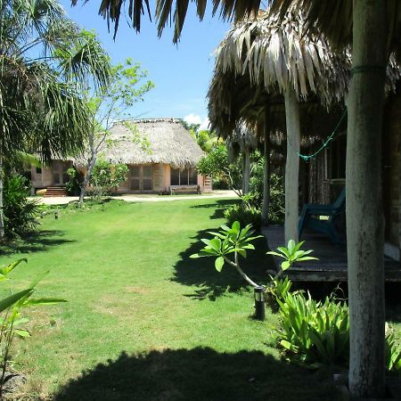 Cerros Beach Inn โคโรซอล ภายนอก รูปภาพ
