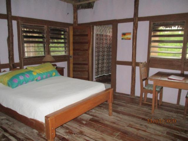 Cerros Beach Inn โคโรซอล ภายนอก รูปภาพ