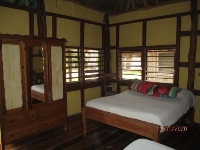 Cerros Beach Inn โคโรซอล ภายนอก รูปภาพ