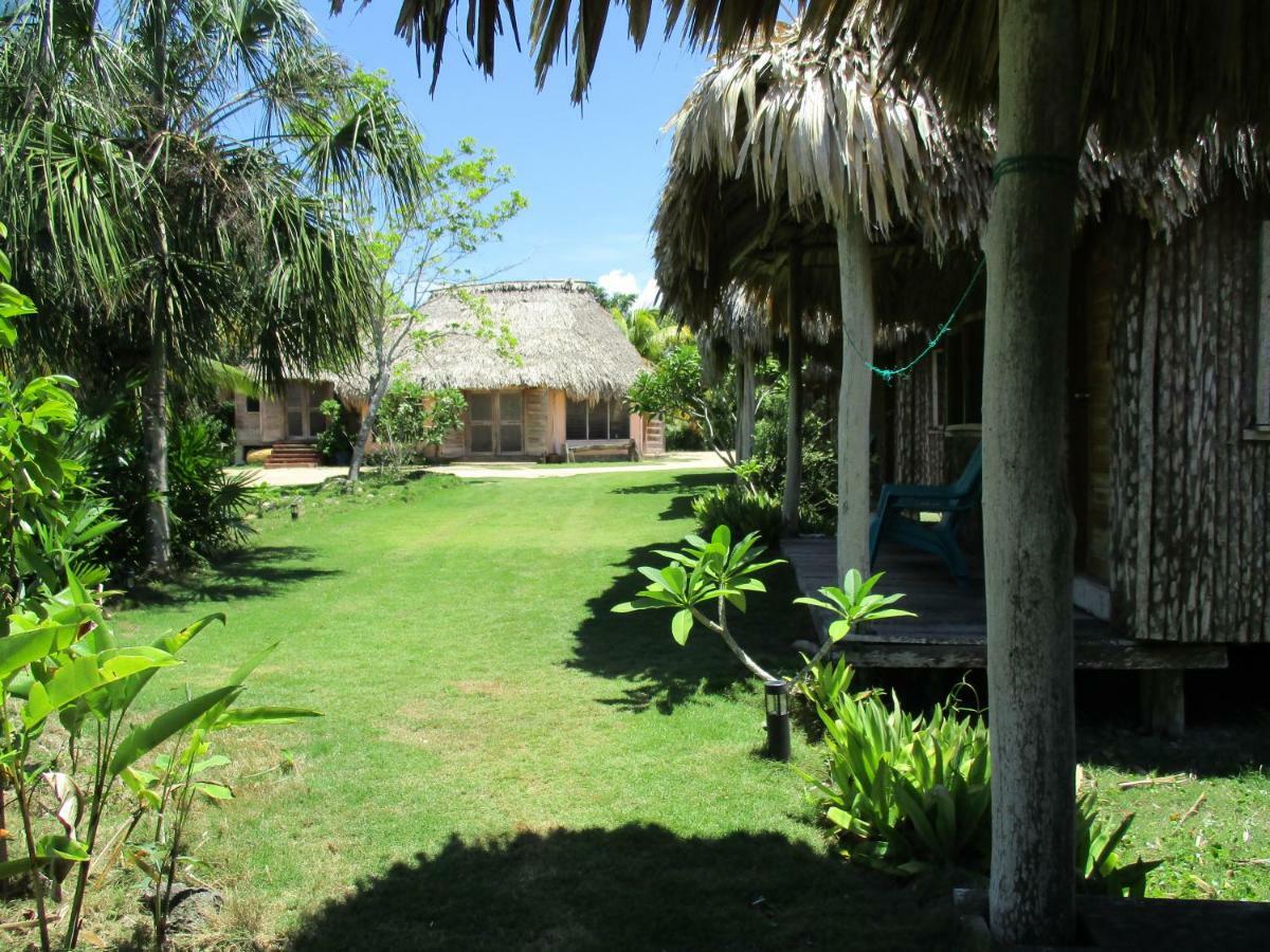 Cerros Beach Inn โคโรซอล ภายนอก รูปภาพ