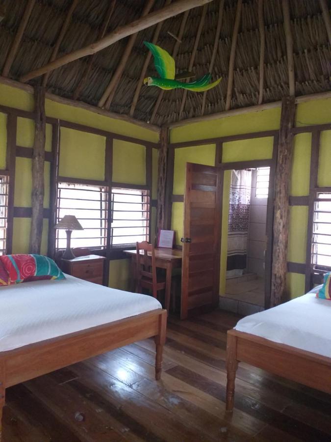 Cerros Beach Inn โคโรซอล ภายนอก รูปภาพ